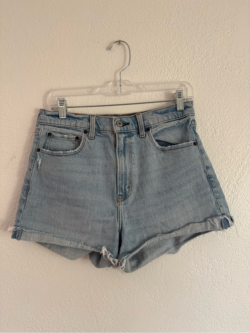 Abercrombie The Mom Denim Shorts Size 29 Women’s 8 High Rise Light Wash Jean